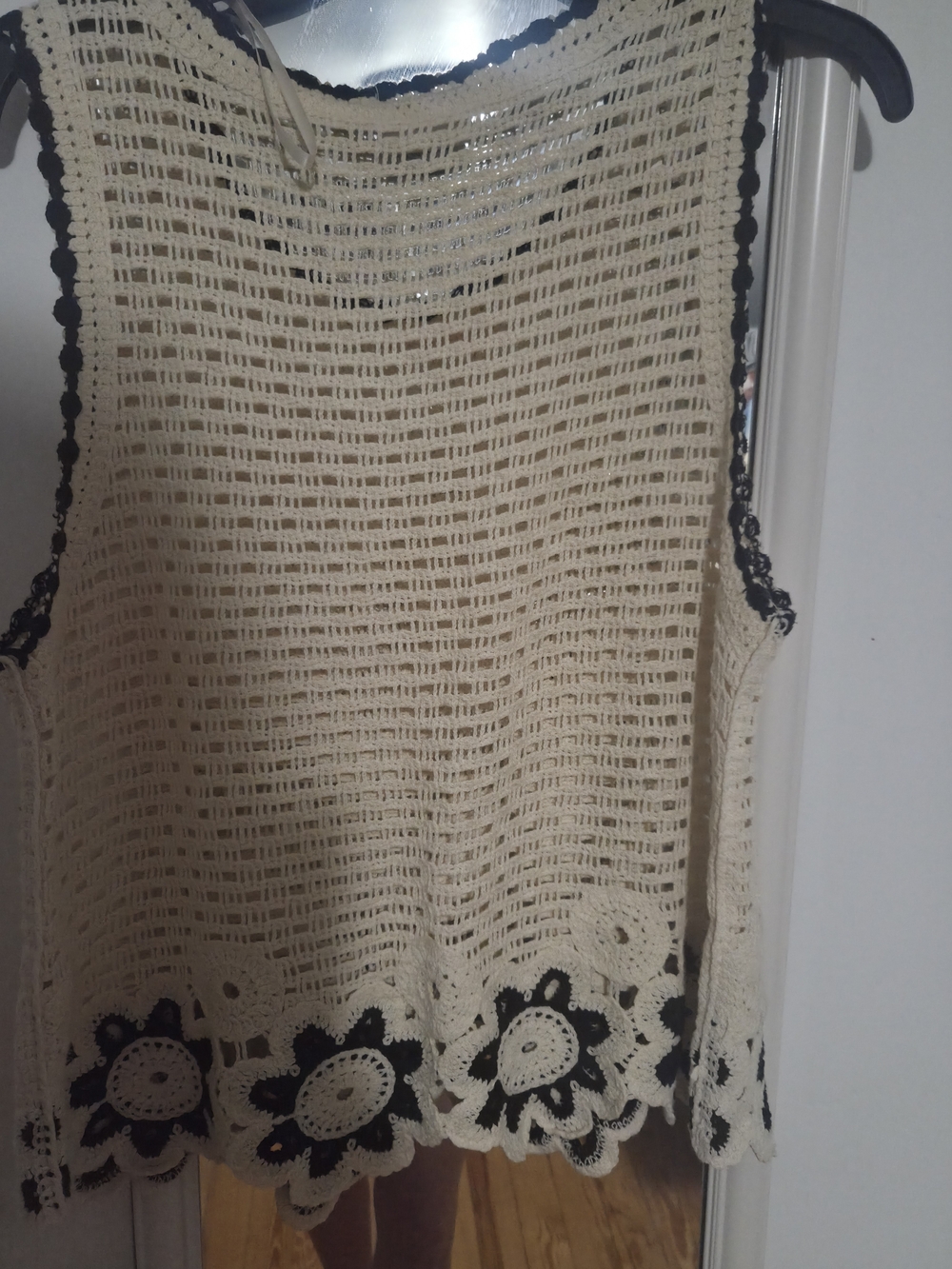Crochet Floral-Trim Sleeveless Tank Top - Cream with Black Accents - Picture 3 of 4